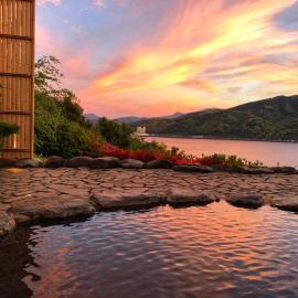 Hotel Cocorone Lodge and Spa キンメダイノヤドココロネ,位于伊东的酒店