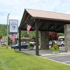Great Smokies Inn - Cherokee,位于切罗基的酒店