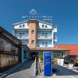 Hotel Cristoforo Colombo，位于奥西莫的酒店