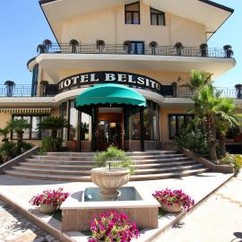 Belsito Hotel，位于诺拉的酒店