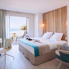 Hôtel de la Baie - Thalassothérapie PREVITHAL，位于东维尔莱班的酒店