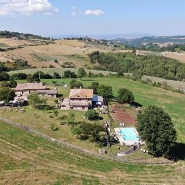 Cerqueti agriturismo，位于柏芝的酒店