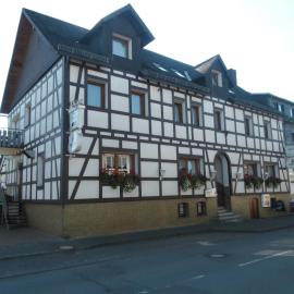 Gasthof zum Österntor，位于梅德巴赫的酒店