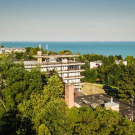 Hotel Holiday Csopak，位于乔保克的酒店