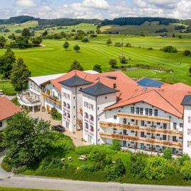 Hanusel Hof Wellness & Genuss in Panoramalage，位于Hellengerst的酒店