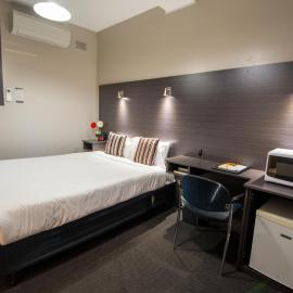 The Midcity Motor Lodge，位于奥兰治的酒店