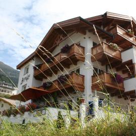 Hotel Berghof，位于瑙德斯的酒店