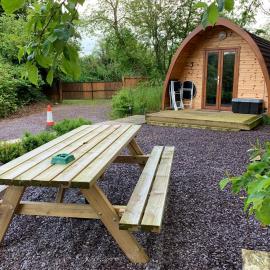Tig Lammax Glamping Pod，位于麦克鲁姆的酒店