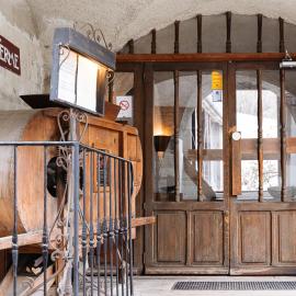 Langley Hotel La Vieille Ferme，位于拉萨尔莱阿尔佩的酒店