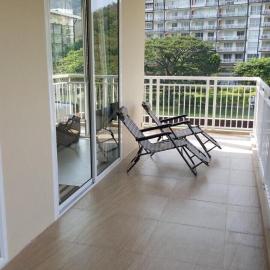 Creys Condo 2 at Pico de Loro Cove，位于纳苏格布的酒店
