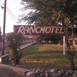 Ranch Motel，位于特哈查比的酒店