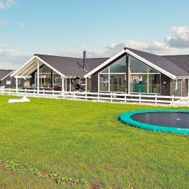 Luxury Retreat by Skastrup