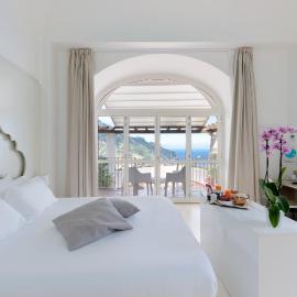 Villa Piedimonte，位于拉维罗的酒店