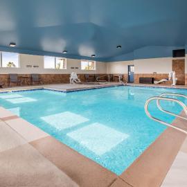 Baymont by Wyndham Tri-Cities/Kennewick WA,位于肯纳威克的酒店
