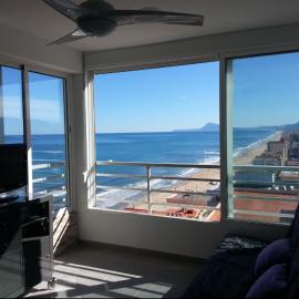 Acogedor apartamento con vistas al mar.，位于贝利雷瓜尔德的酒店