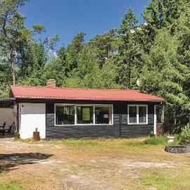 Holiday Home Kolonivejen Nexø，位于内克瑟的酒店