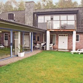 Lovely Home In Nybrostrand With Sauna，位于Glemminge的酒店