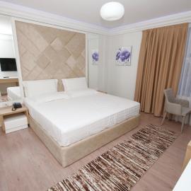 ELJOS HOTEL，位于Fushë-Krujë的酒店