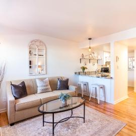 All New Historic Charmer in the Heart of Durango，位于杜兰戈的酒店