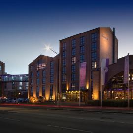 Altes Stahlwerk Business & Lifestyle Hotel，位于新明斯特的酒店