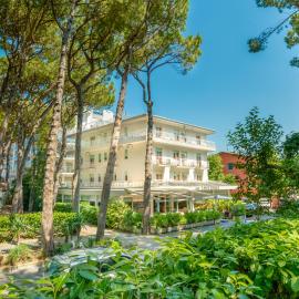 Hotel Milano，位于伊拉克里亚马勒的酒店