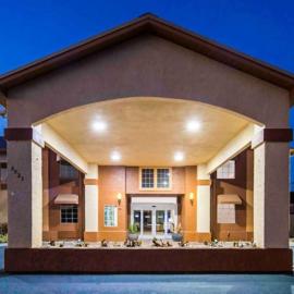 Best Western Mulberry Hotel，位于Mulberry的酒店