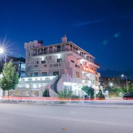 DEA Hotel 2002，位于戈里察的酒店