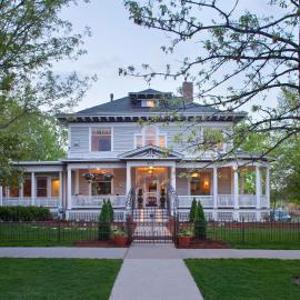 Edwards House，位于柯林斯堡的酒店