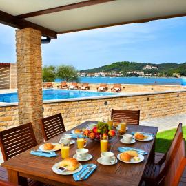 Lando Resort，位于拉布的酒店