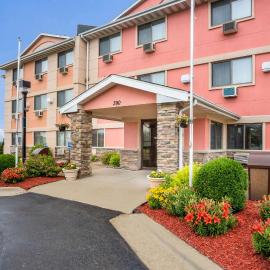 Quality Inn Cedar Rapids South，位于锡达拉皮兹的酒店