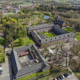 Fletcher Kloosterhotel Willibrordhaeghe，位于德尔纳的酒店