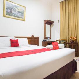 RedDoorz near Pantai Falajawa Kota Ternate，位于特尔纳特岛的酒店