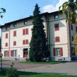Hotel Villa Flora,位于Roncegno的酒店