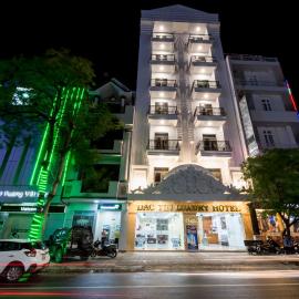 Dac Tin Luxury Hotel，位于莲三的酒店