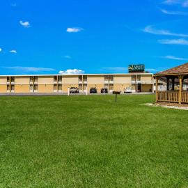 Quality Inn & Suites Plattsburgh，位于普拉茨堡的酒店
