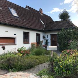 Ferienwohnung 2 Basthorst，位于Basthorst的酒店