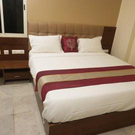 Durga residency，位于蒂鲁帕蒂的酒店