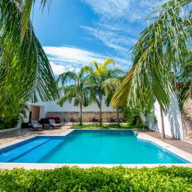 Hotel Embajadores