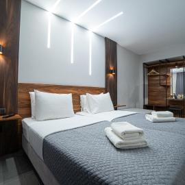 Argo Hotel Piraeus，位于比雷埃夫斯的酒店