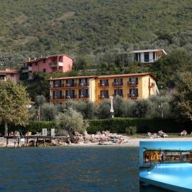 Hotel Rabay，位于布雷佐内加尔达的酒店