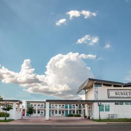Arizona Sunset Inn & Suites，位于威尔科克斯的酒店