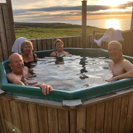 Guesthouse Gimbur，位于Reykjarholl的酒店