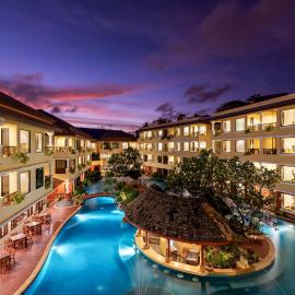 Patong Paragon Resort & Spa SHA Extra Plus，位于芭东海滩的酒店