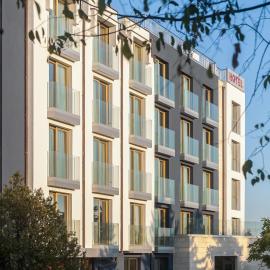 Amiral Hotel，位于瓦尔纳的酒店