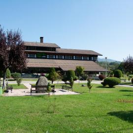 Hotel TISA,位于Busovača的酒店