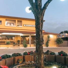 Alojamento Restaurante Dom Dinis，位于波亚里什新镇的酒店