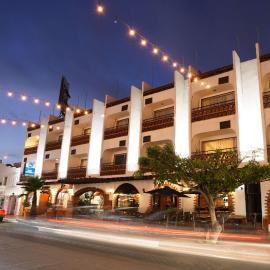 Best Western El Cid，位于恩塞纳达港的酒店