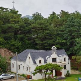 The Castle Stay，位于春川的酒店
