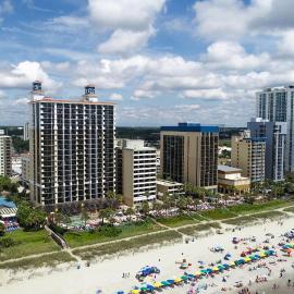 Breakers Resort Hotel，位于默特尔比奇的酒店