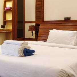 Akiri Surf Retreat，位于图鲁斯杜的酒店